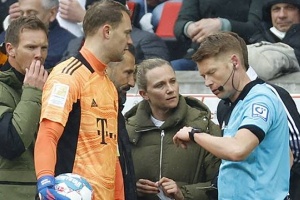 湖人vs快船實(shí)戰(zhàn)視頻